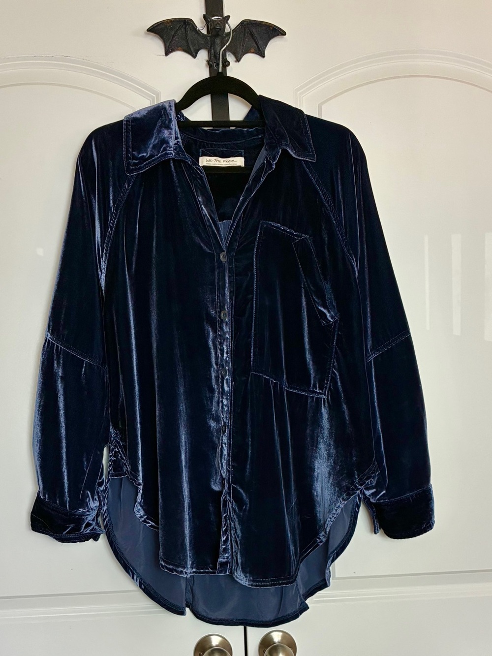 Free People Blue Velvet Button-Up Shirt Soft Relaxed Fit Size S - Picture 5 of 14